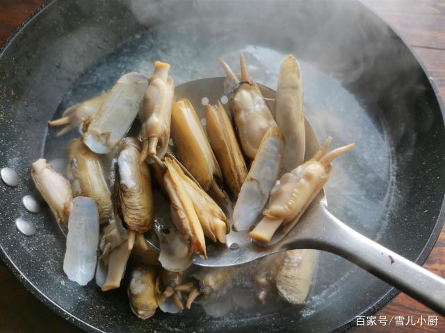 這個(gè)海鮮被稱作“小人仙”,肉質(zhì)肥美,用這個(gè)方法做,一盤不夠吃 這個(gè)海鮮被稱作“小人仙”,肉質(zhì)肥美,用這個(gè)方法做,一盤不夠吃