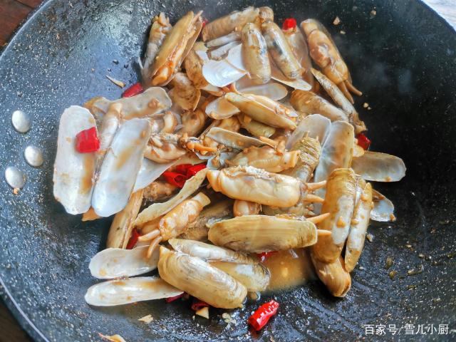 這個(gè)海鮮被稱作“小人仙”,肉質(zhì)肥美,用這個(gè)方法做,一盤不夠吃 這個(gè)海鮮被稱作“小人仙”,肉質(zhì)肥美,用這個(gè)方法做,一盤不夠吃